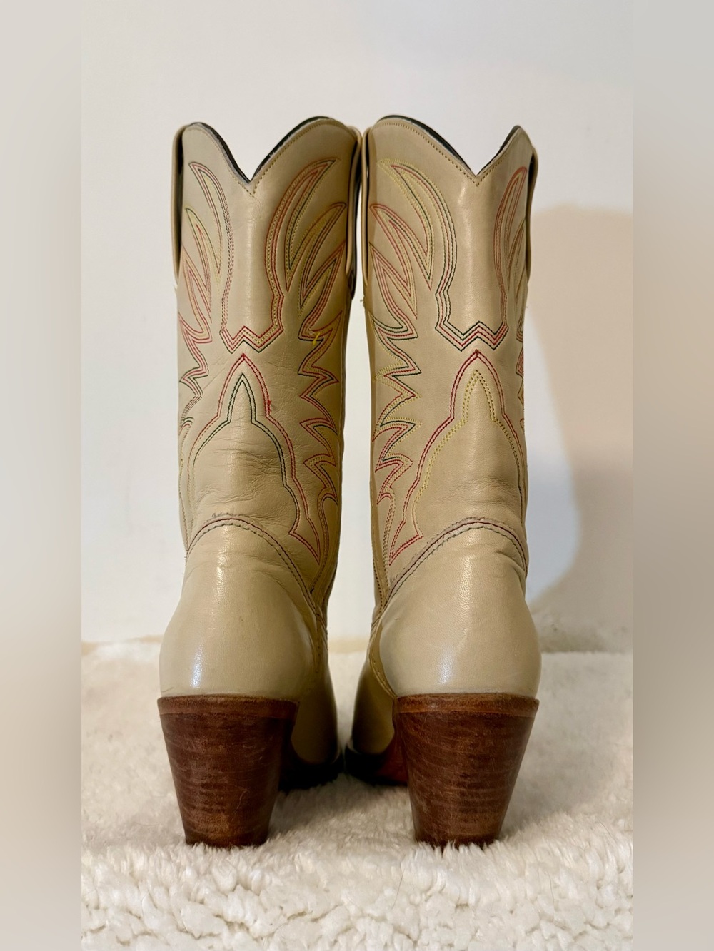 70s 80s Vintage Frye Cream Leather Cowgirl Boots w/Multicolor Stitching - Picture 5 of 12
